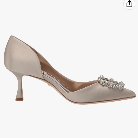 WORN ONLY ONCE 🤍 #badgleymischka Fabia Pump 🕊️ Morning Fog #bridal #wedding - Picture 2 of 3